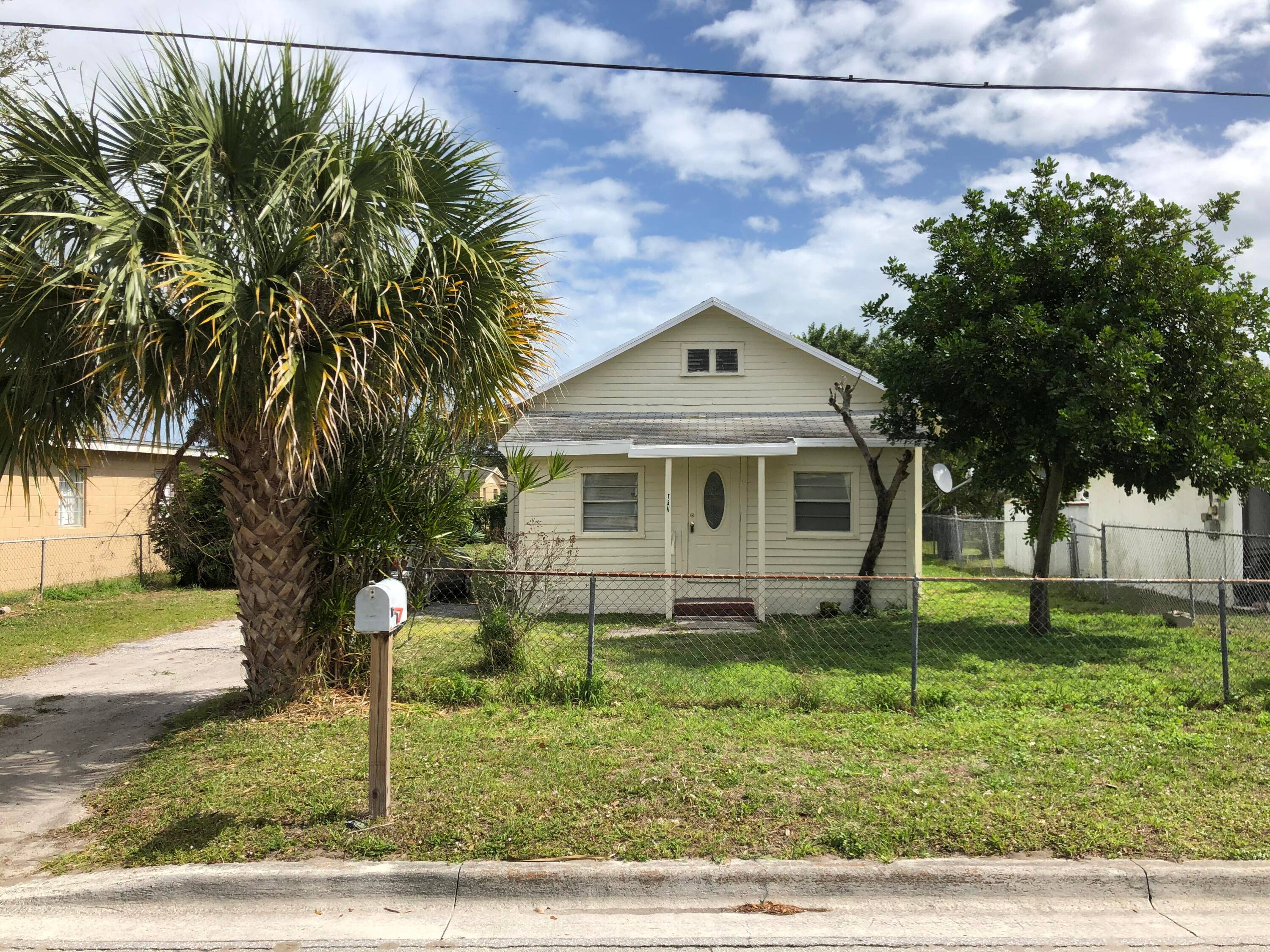 Spacious 3 bedrooms 1 bathroom, SFH with wood laminated flooring, window A Cs, quiet street, near schools, enclosed porch, good size backyard, parking for 3 or more cars, 10 or ...