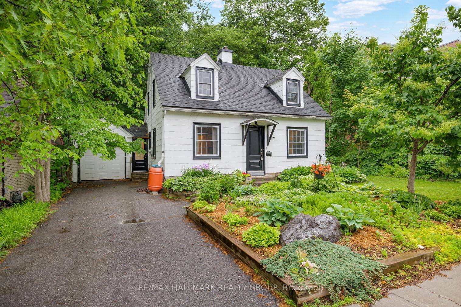 Rare opportunity to own this charming 2 storey home, nestled on a spectacular 50 ft x 260 ft lot in the desirable Civic Hospital area.