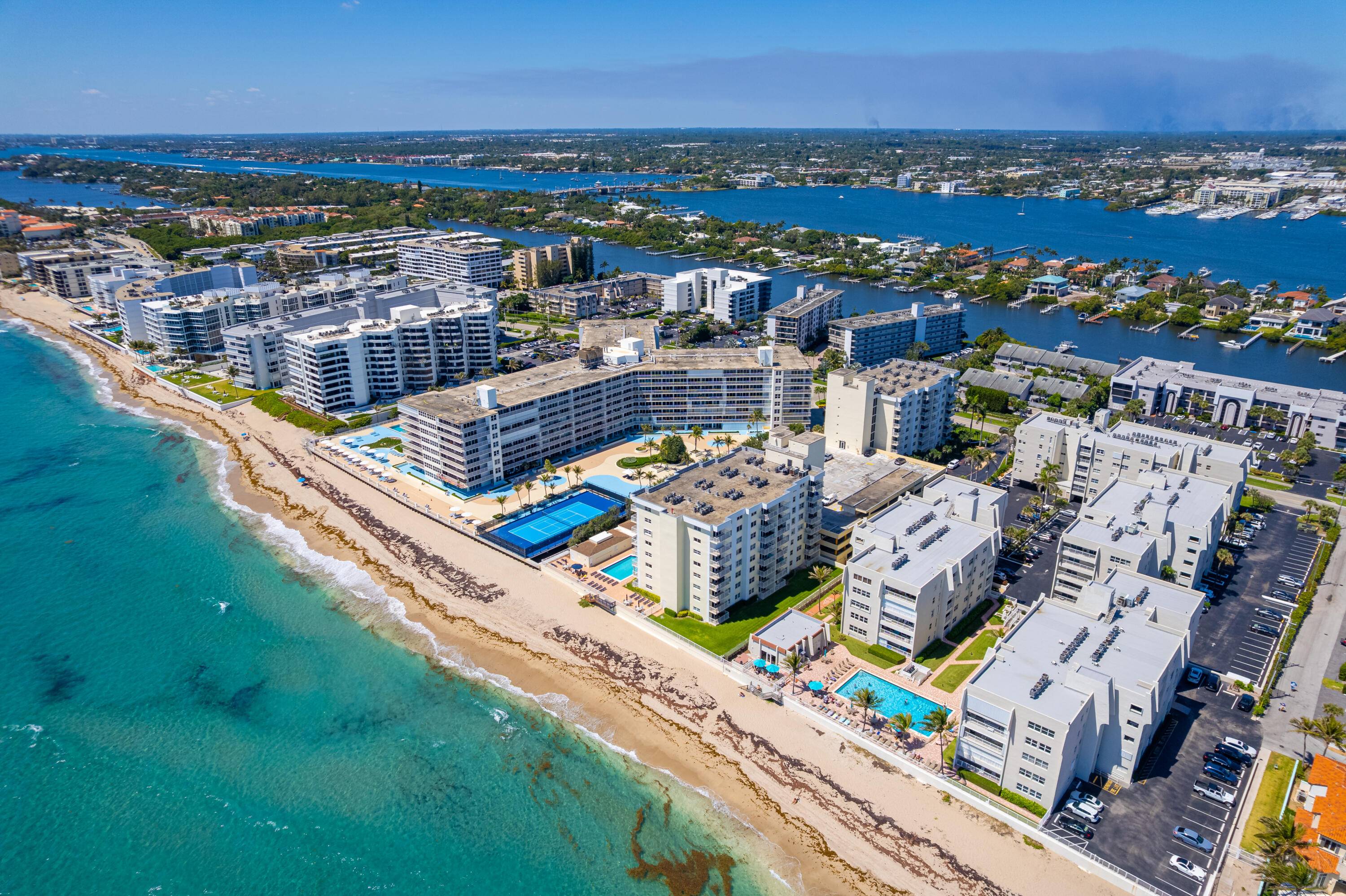 Oceanfront Living at Its Best !