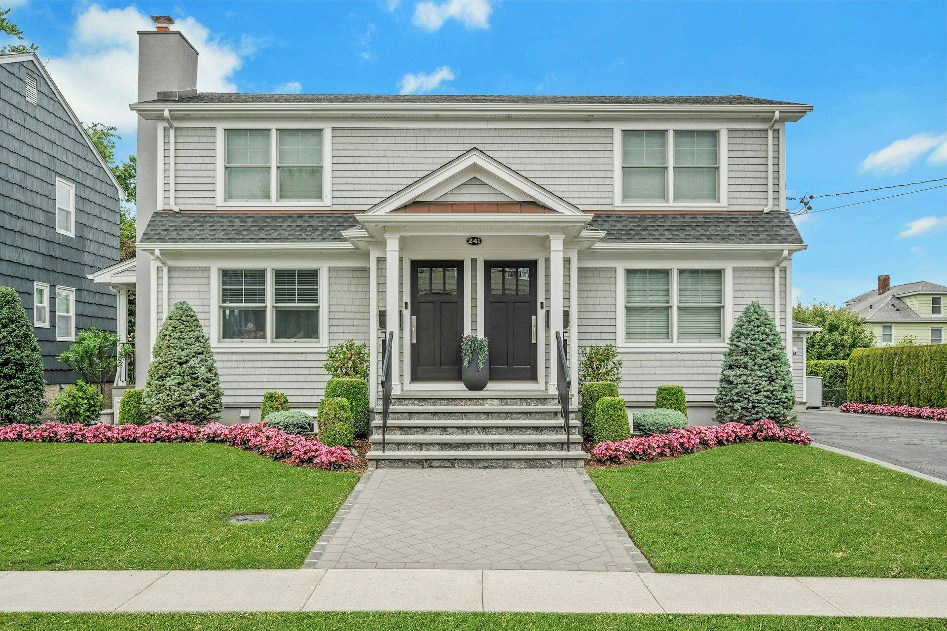 Fabulous 3 bedroom rental with private entrance in pristine condition.