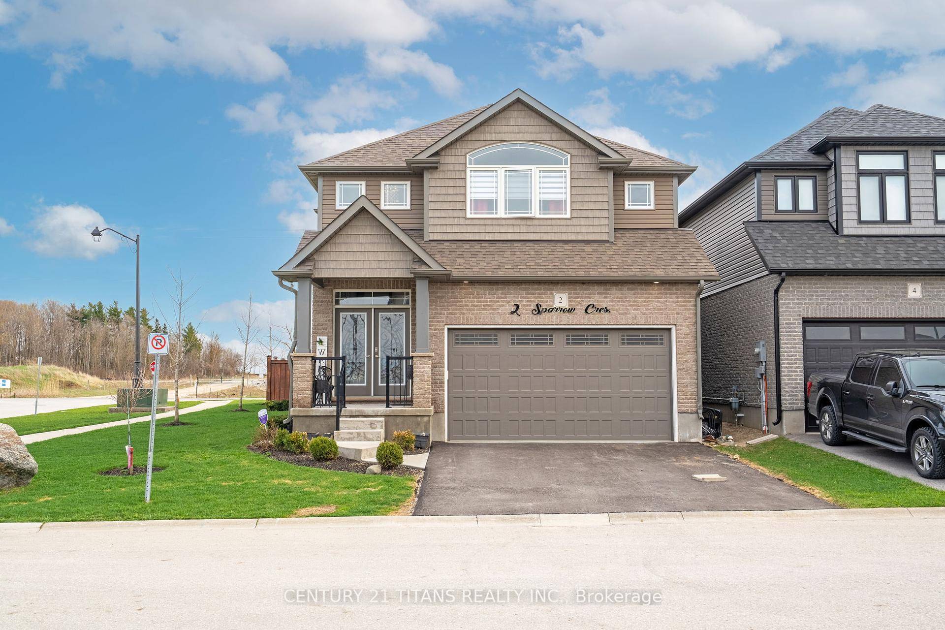 Welcome to 2 Sparrow Crescent !