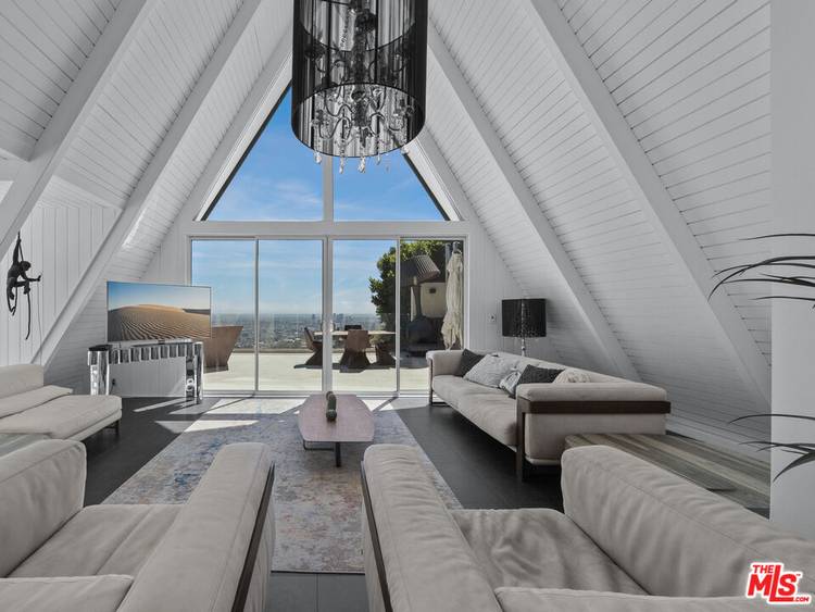 8460 Cole Crest Dr 3BR Hollywood Hills East La