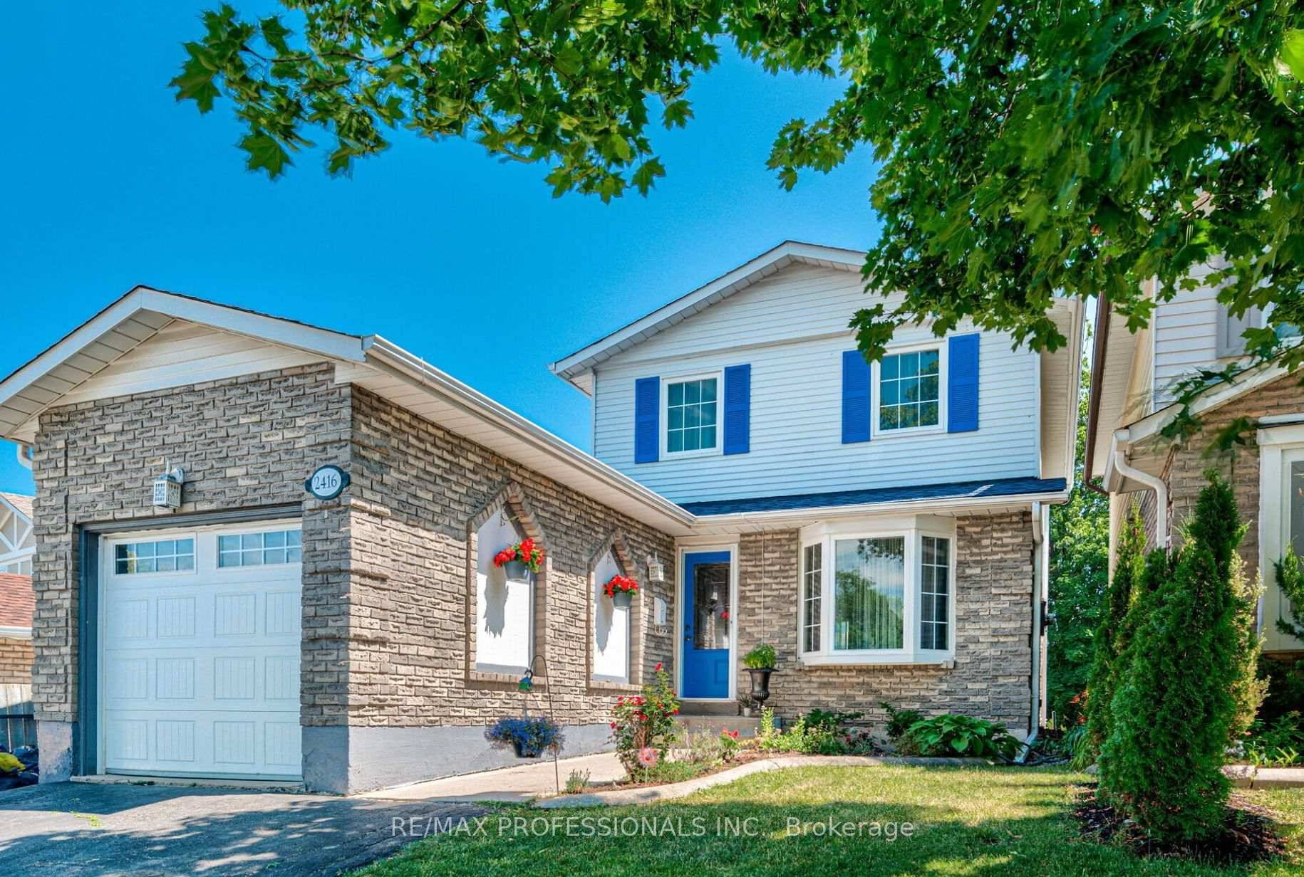 Welcome to this spacious home nestled in the highly sought after Brant Hill neighbourhood.