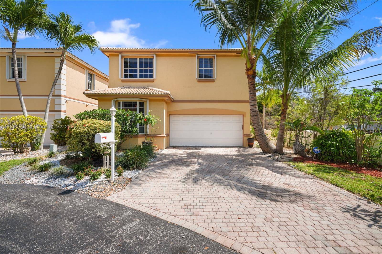 Discover this beautifully maintained 3 Bed, 2.