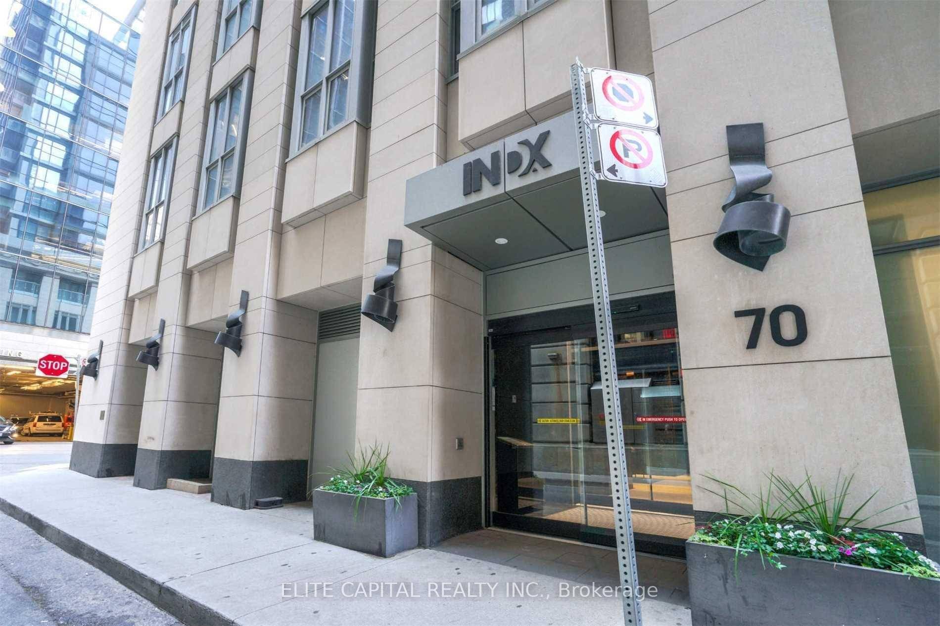 Luxurious 2 Bedrooms 2 Baths Located In The Heart Of Financial District, Bright Corner Unit With Functional Living Space, Floor To Ceiling Windows With Great View To The City, 24 ...