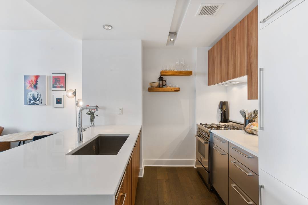 Welcome to your new home in the heart of Williamsburg !