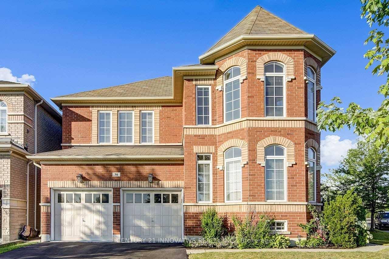 Double Door Entrance, 9' Ceiling amp ; Hardwood Flooring, Pot Lights, Oak Stairs, Eat In Kitchen W Center Island, Gas Fireplace, Master BrW Jacuzzi, Walk In Closet amp ; 5Pc ...