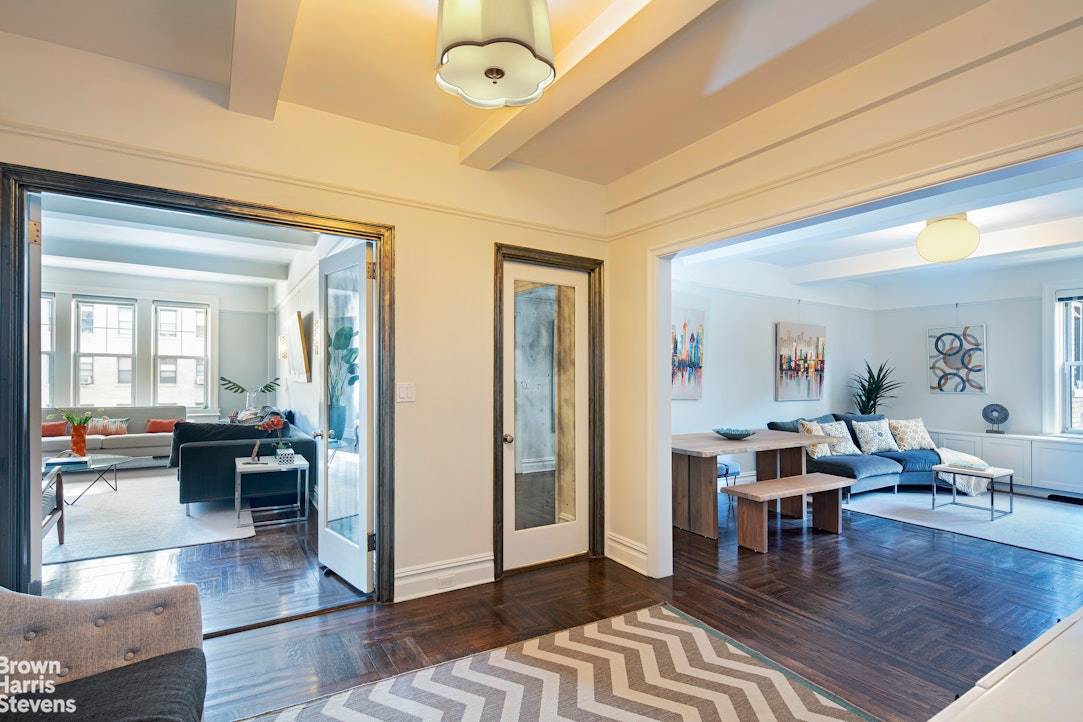 Bright and beautifully renovated classic 7 right off Central Park !