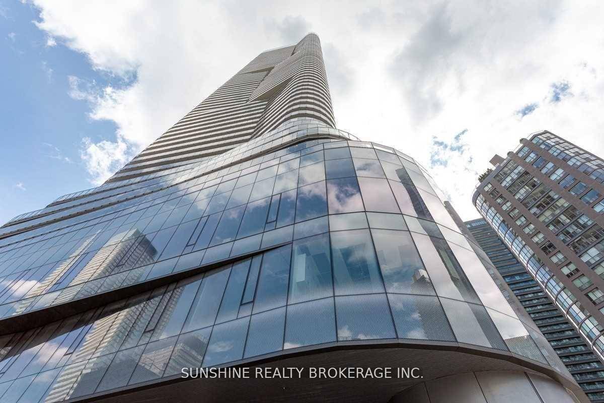 Welcome to Wellesley On The Park Condos, ideally situated in the vibrant Bay and Wellesley neighborhood and surrounded by a beautifully landscaped park setting.