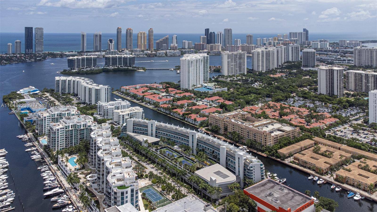 Introducing for Sale beautiful 2 leveled 2 Bdr 3 Bthrs located in the luxury amp ; unique Artech building with its explicit amenities centrally nested in the heart of Aventura ...