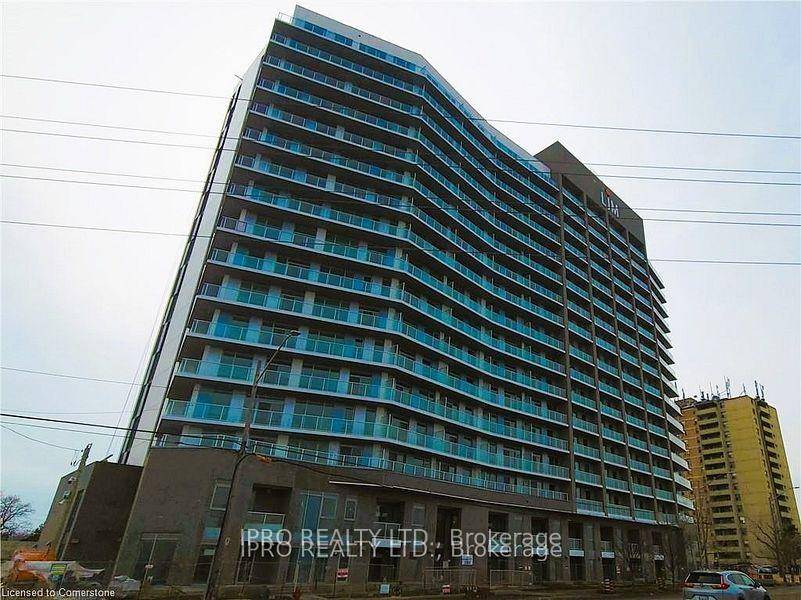 Brand new Never lived in one bedroom den in high demand area, 1 car parking amp ; lock bright spacious layout, laminated floors through out, Ensuite laundry washer dryer, Amenitiea ...