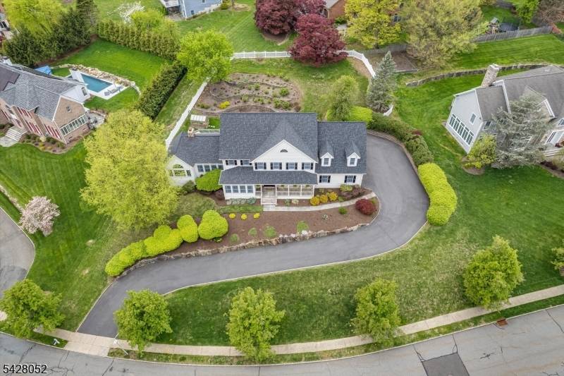 Totally renovated 5 bdrm, 4.