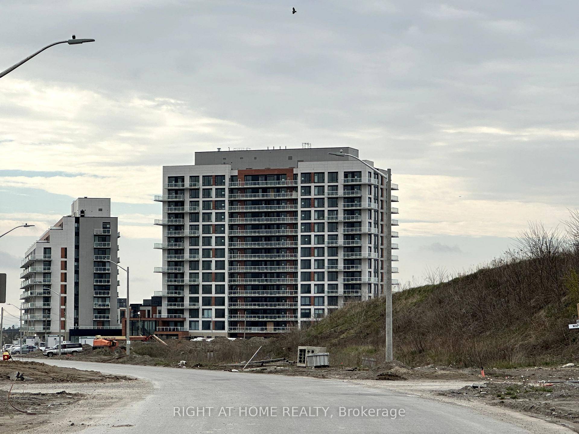 Excellent Location ! Welcome to Elgin East Condos, where modern living meets convenience.