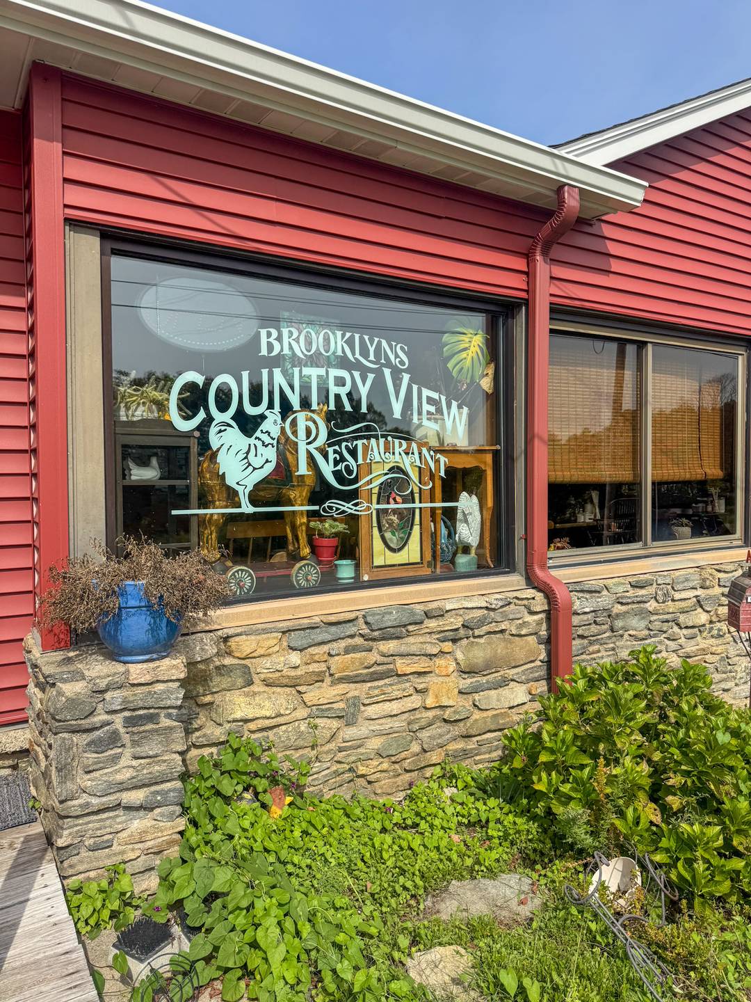 For over 15 years, Brooklyn Country View Restaurant has been one of the busiest and beloved destinations in the area a thriving, full service, family run operation packed with locals ...
