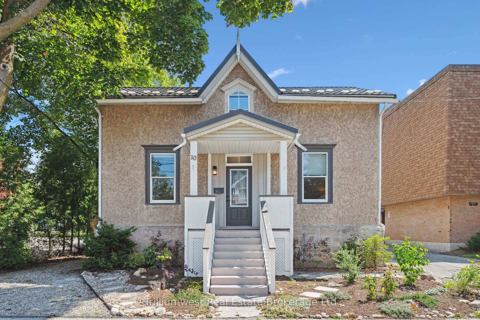 Charming Century Home in Prime Old University Location !