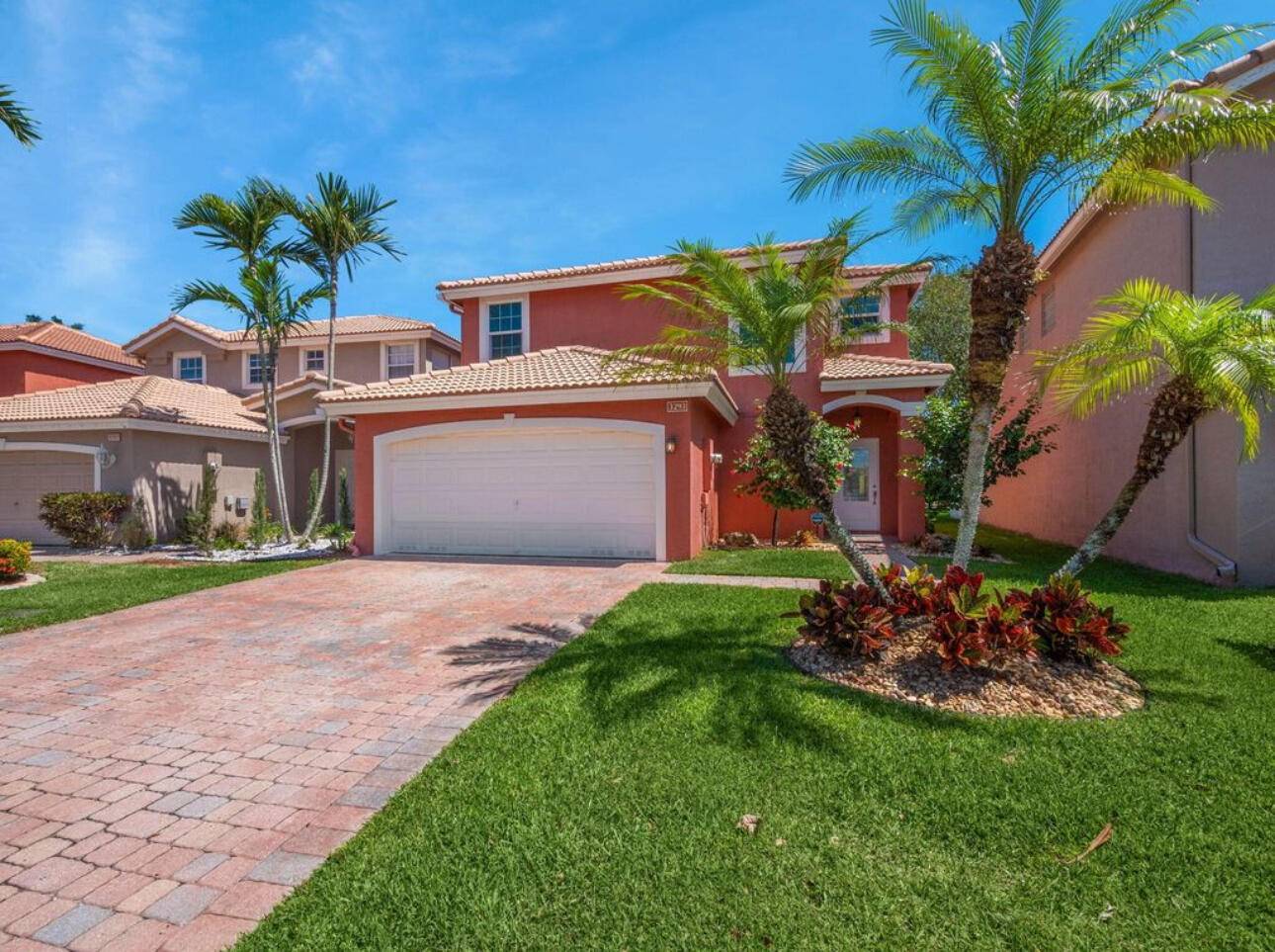 Welcome to this immaculate home located in Briar Bay, nestled in the heart of West Palm Beach.