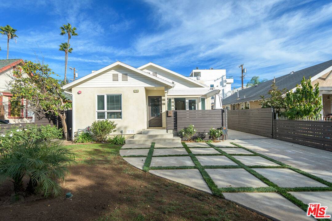 736  N Wilton Pl 3BR Hancock Park La