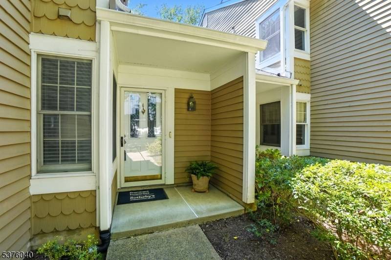 Nicely maintained and immaculate Stone Run II model C, much loved by its owner for its sunny rooms, privacy, and serene location.