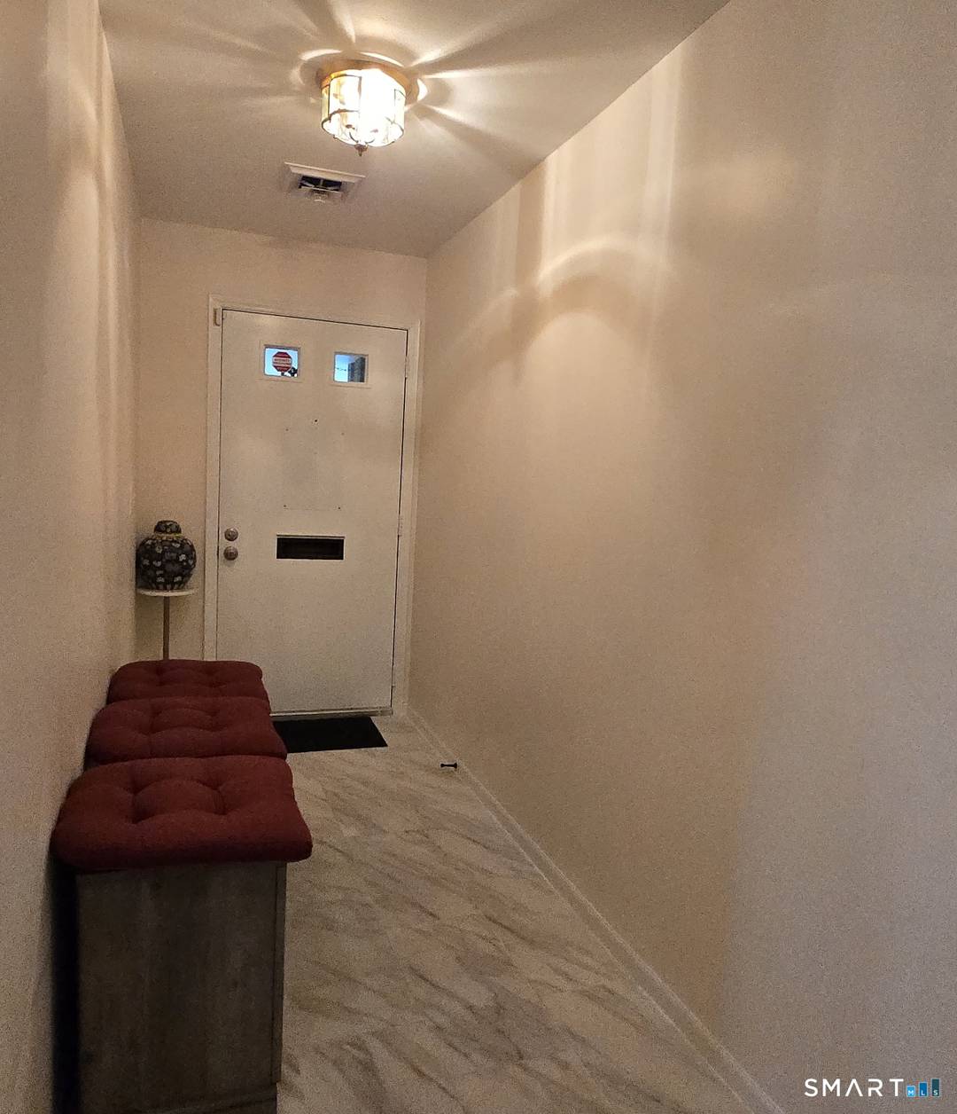 Beautiful 3BR 2Bath with an open layout, bright, spacious condo in West Norwalk's highly sought after community.