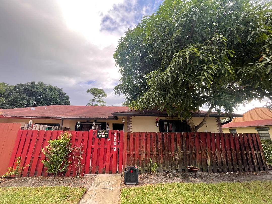 4296 Woodstock Drive Villa Palm Beach