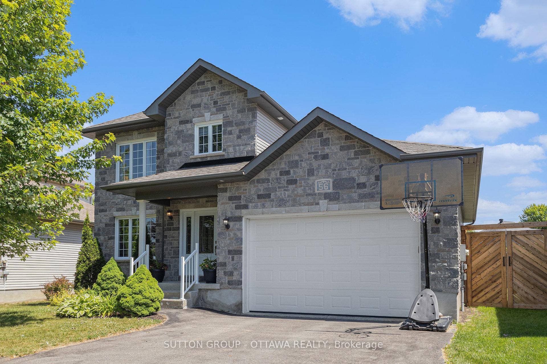 Welcome to this spacious and beautifully maintained home.