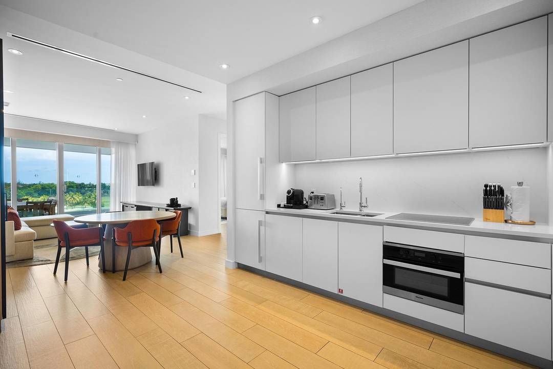 GOLDWYNN Condo New-Providence