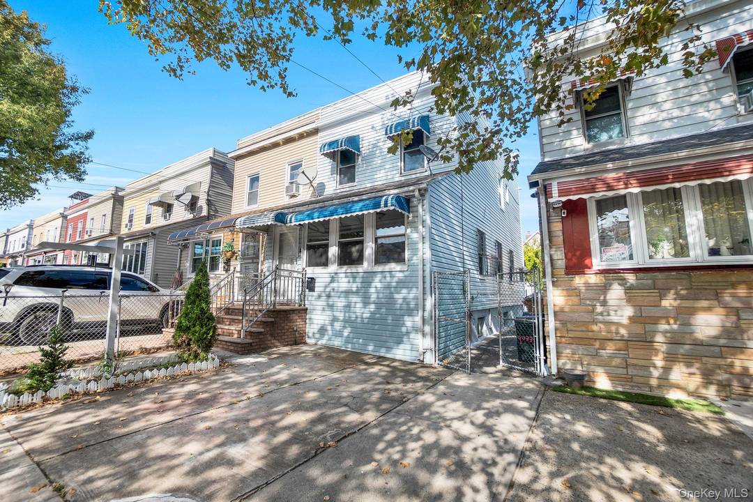 Welcome to the excellent, two family semi detached house located in Hollis.