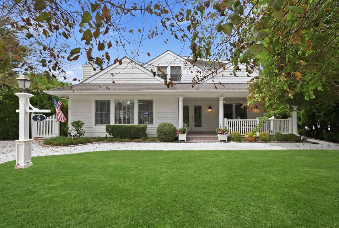 Beautifully Renovated Southampton Village 4 Bedroom Home