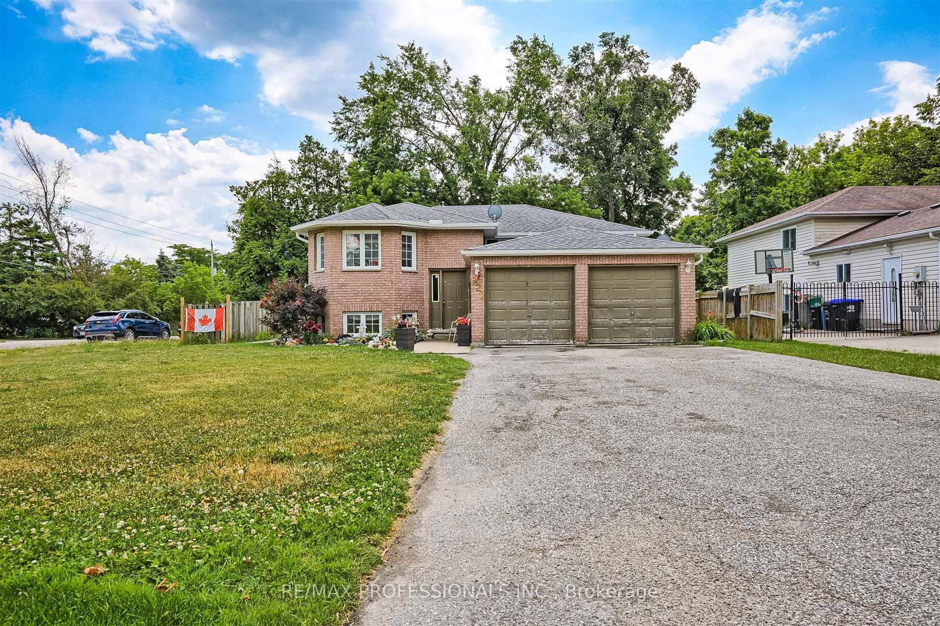 Welcome to 821 10th Line, Innisfil !