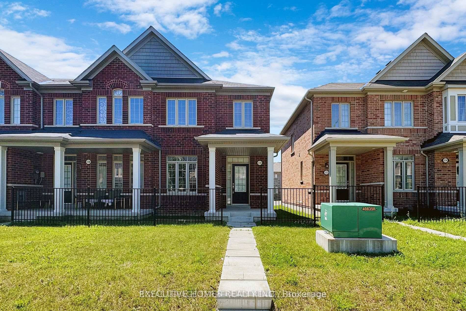 Very Spacious amp ; Bright 3 bedrooms 3 Wrms Townhouse with Stainless Steel Appliances, 9Ft Ceilings, OpenConcept, Spacious Kitchen Overlooking Great Room With Fireplace.