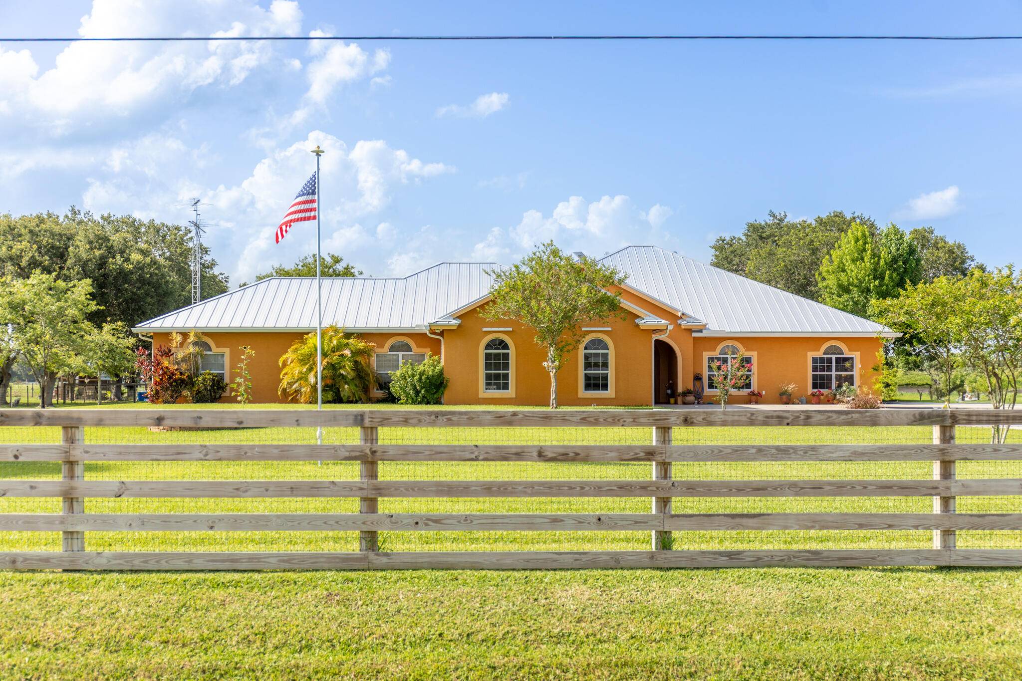 Spacious CBS home w attached apartment.