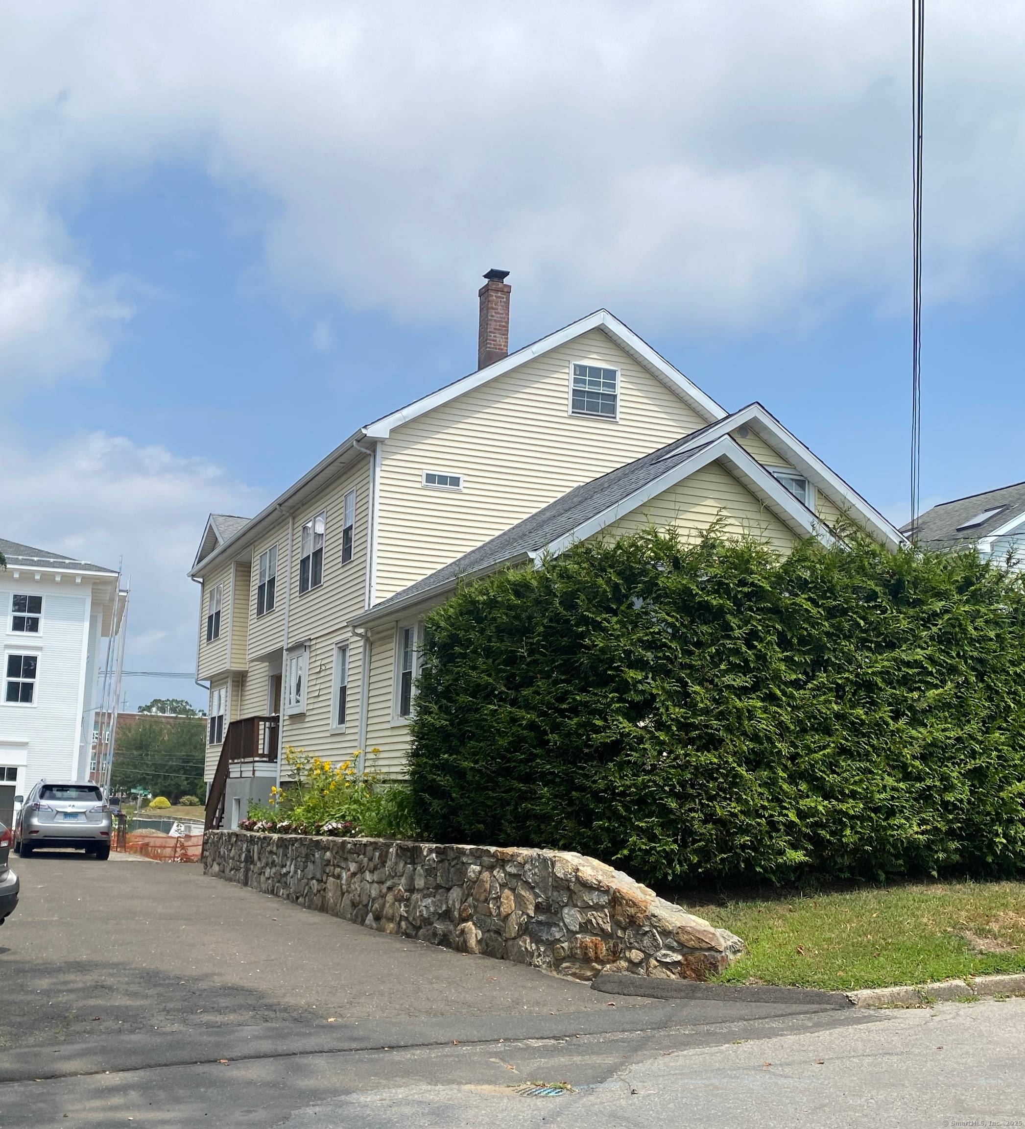 Charming 4 Bedroom Rental in East Norwalk !