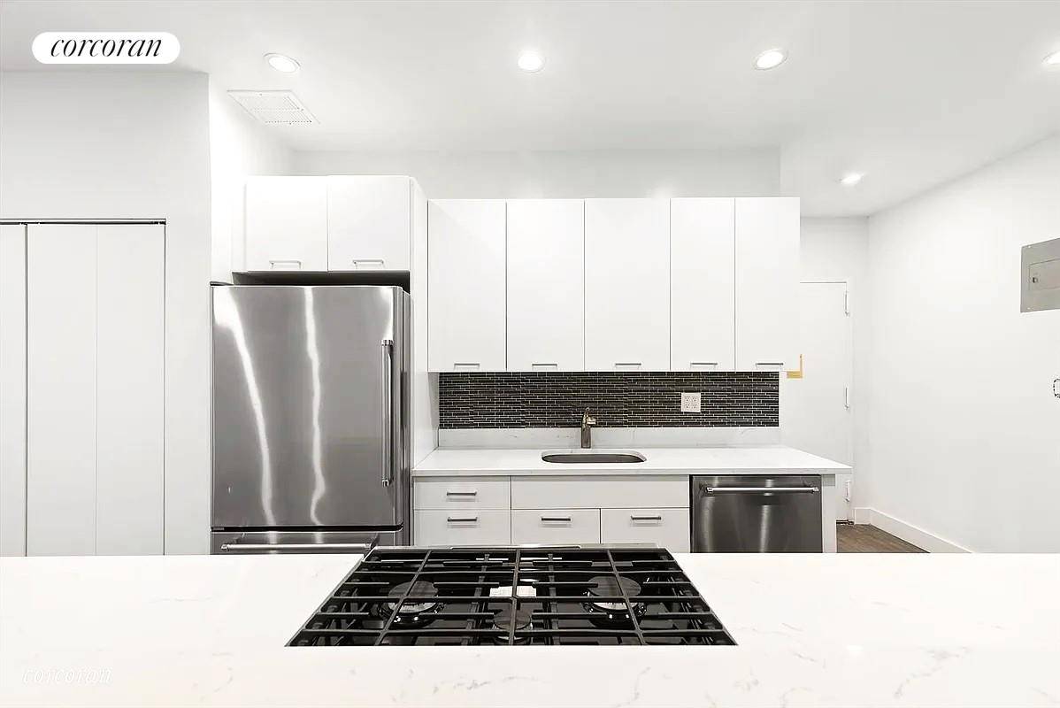 75 Livingston Street 2A Brooklyn Heights 1700sq feet massive 1 Bedroom Loft Space.