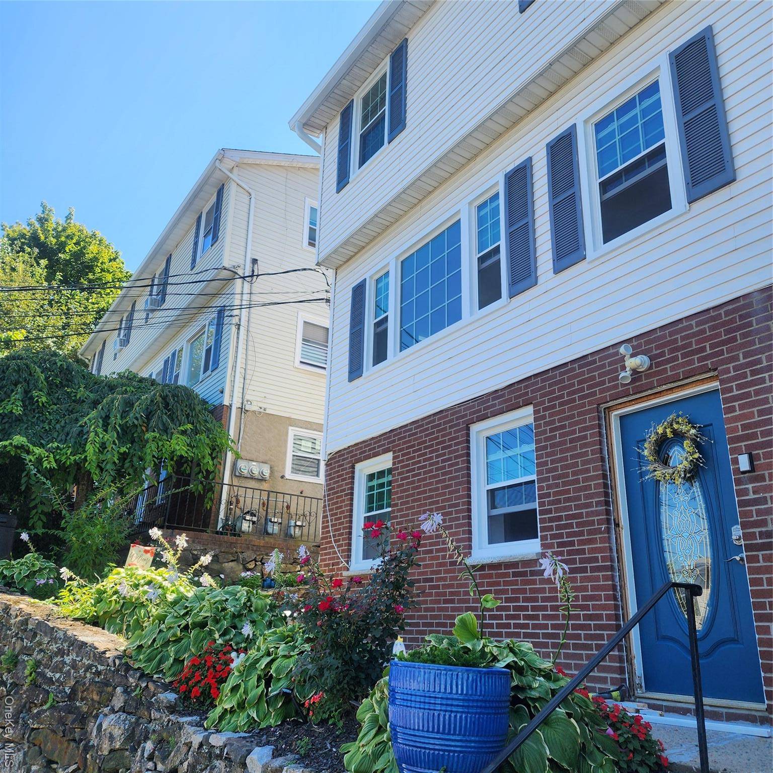 Completely renovated Side by Side 3 bedrooms duplex Town House in a quiet neighborhood.