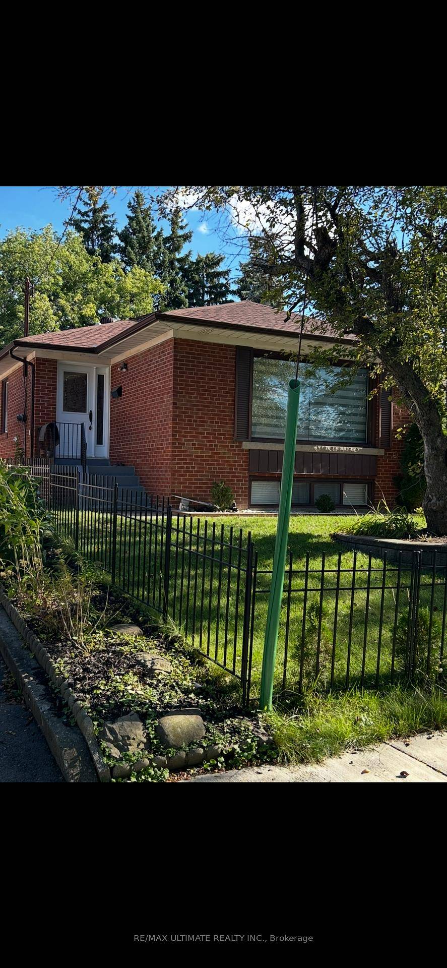 Fantastic Bungalow with 2 apartments, 3 bedrooms.