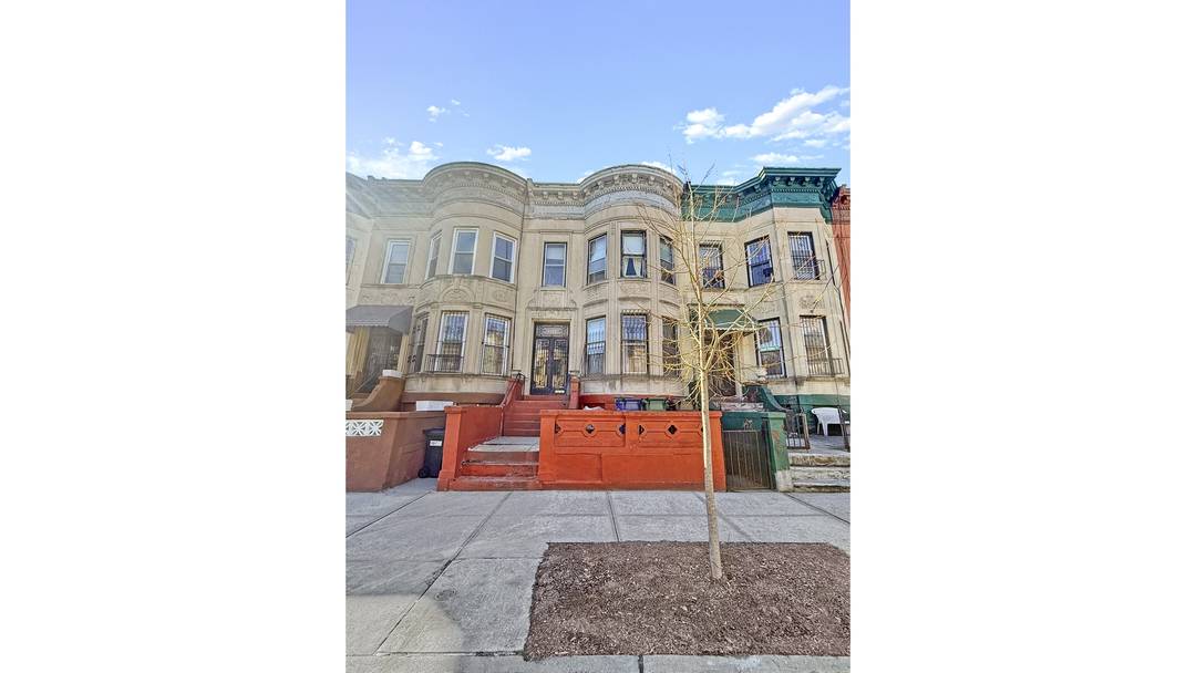 Introducing 1312 Union Street, a distinguished late 19th century barrel front limestone townhouse ideally situated on a charming Crown Heights block, nestled between New York Avenue and Brooklyn Avenue.