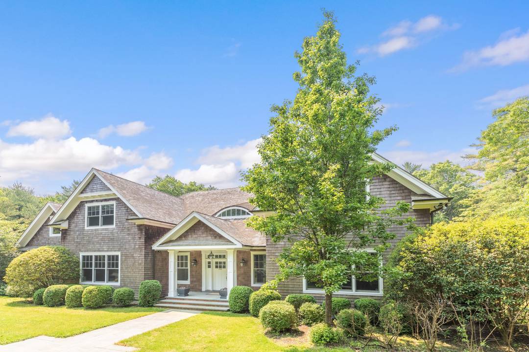 East Hampton Village Fringe 8 Bed Beauty
