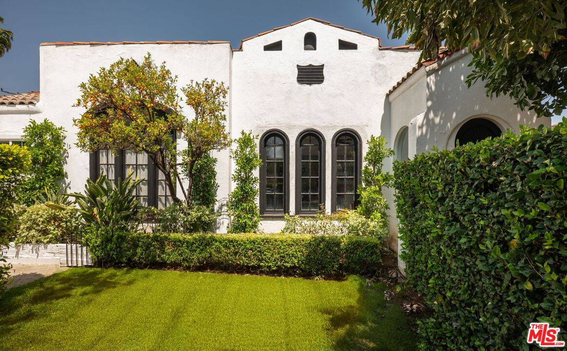 1018   Havenhurst Dr 6BR Hollywood Hills East La