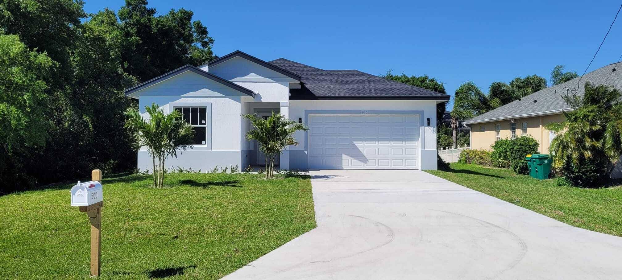 This incredible opportunity cannot be missed to make your dreams come true with this beautiful design and spaciousness, brand new home in a dream community, located in Port Charlotte with ...