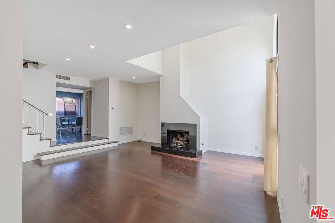 1979 Grace Ave 2BR Hollywood Hills East La