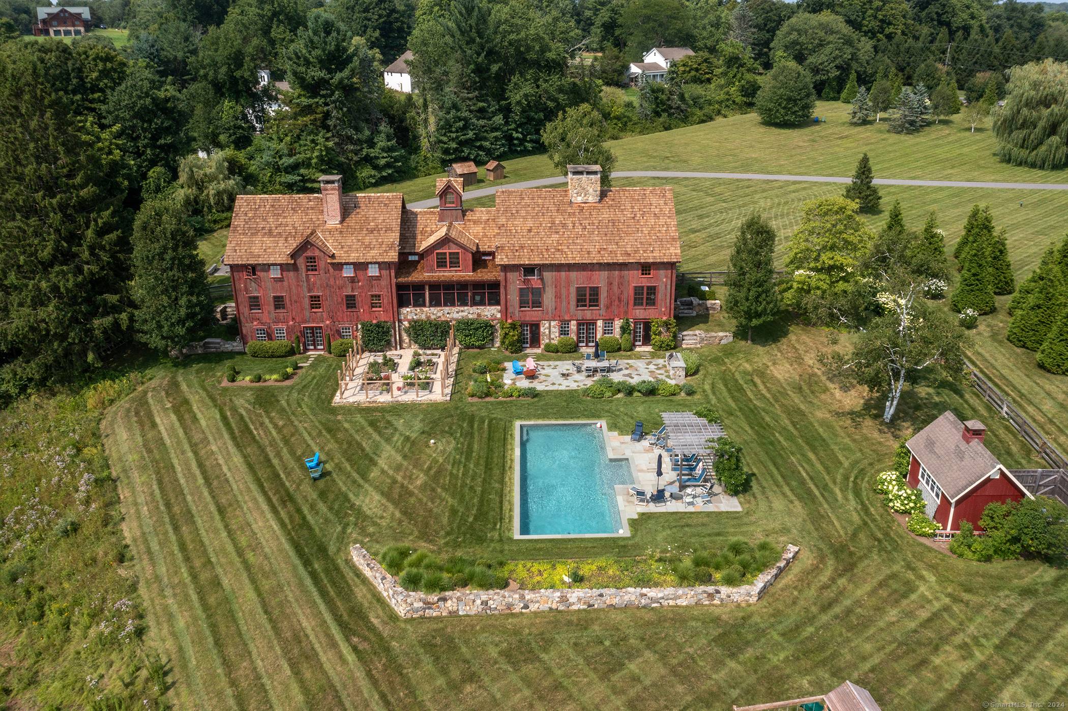 Uber Chic Barn House. Constructed by master Barn builder, Ed Cady, this is one of his finest collaborations.