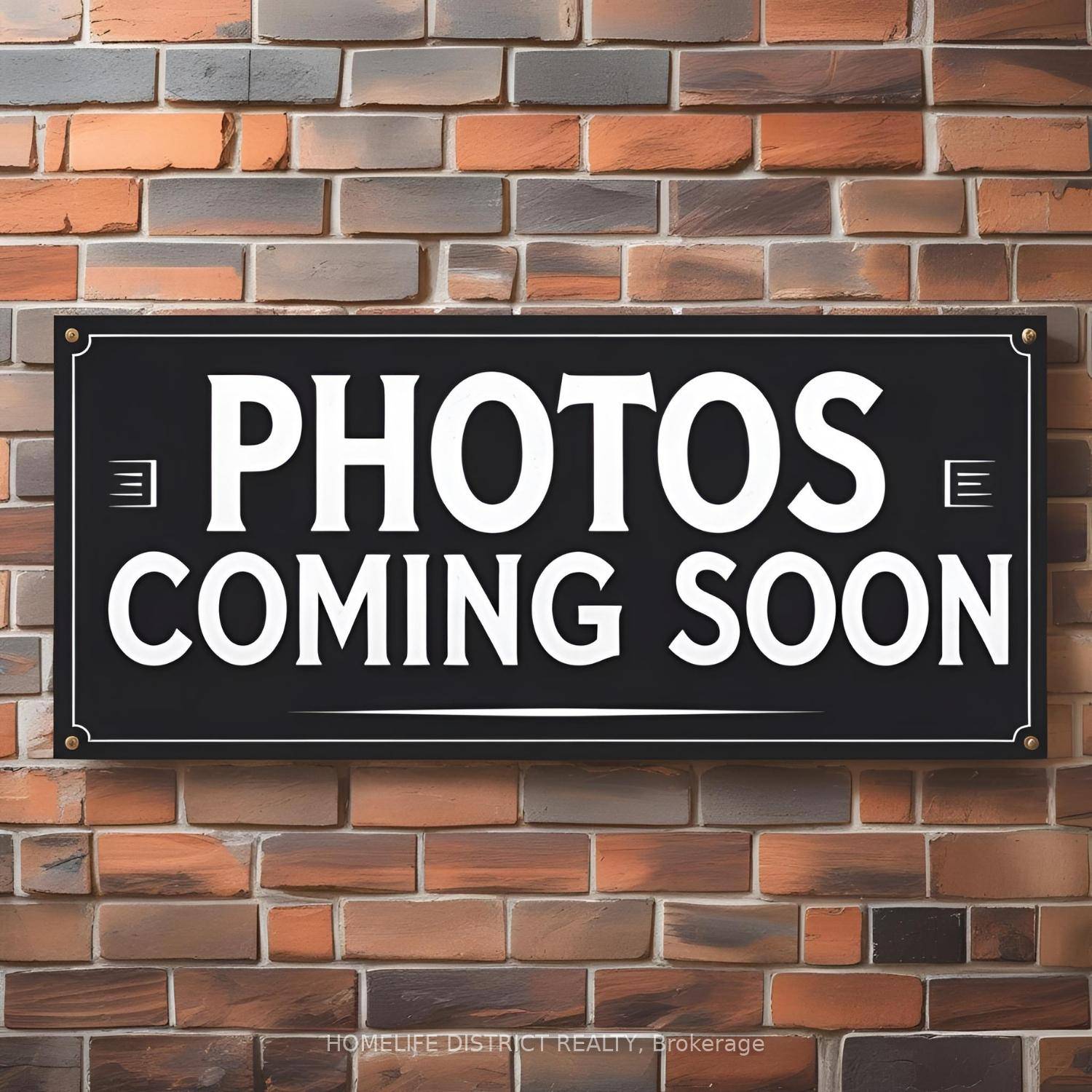 Beautiful 3 Bedroom, 2 Bathroom Detached Bungalow, Situated On A Massive Lot, Quiet Street Central Location.