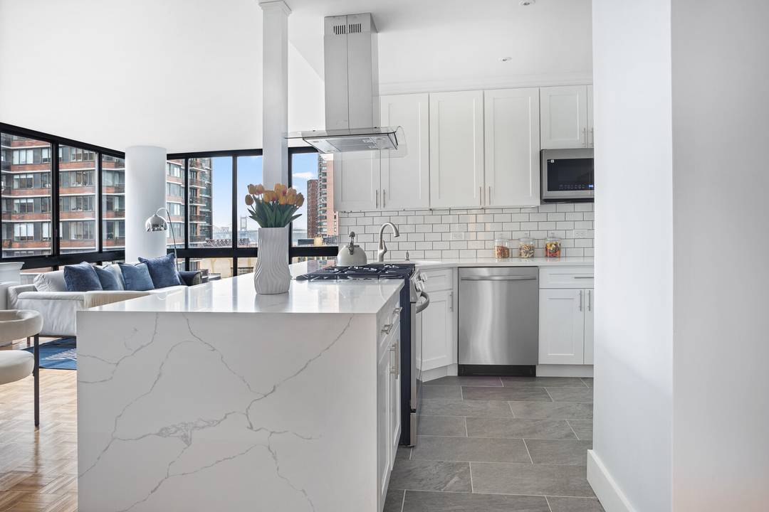 BRAND NEW OPEN CHEF'S KITCHEN 2 BEDROOM DEN, 2.