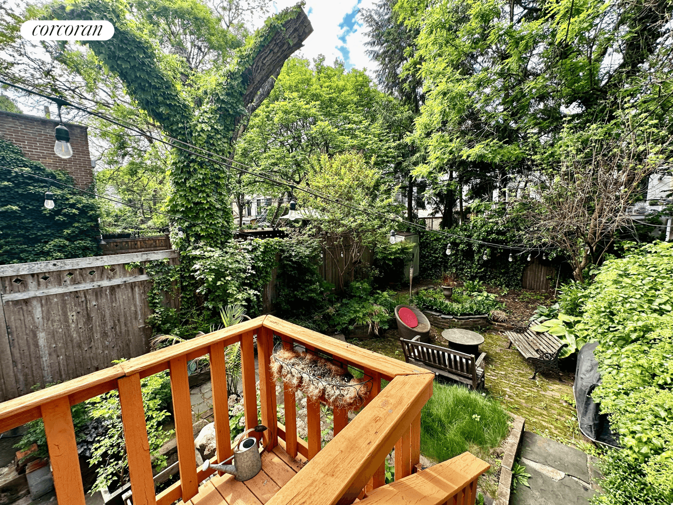 Grand 2600sf 4. 5bed 4 large bedrooms plus a 6.