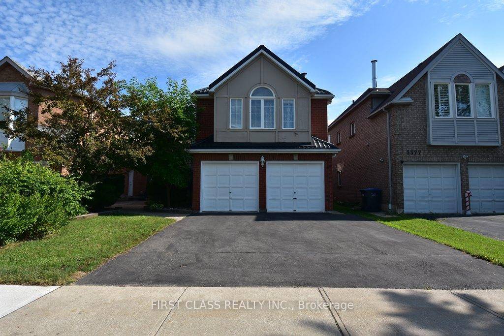 Spacious 2 bedroom basement apartment in prime Erin Mills location, 2 mins to Hwy 403 407, Erin Mills TC, Credit Valley Hospital, schools amp ; parks.