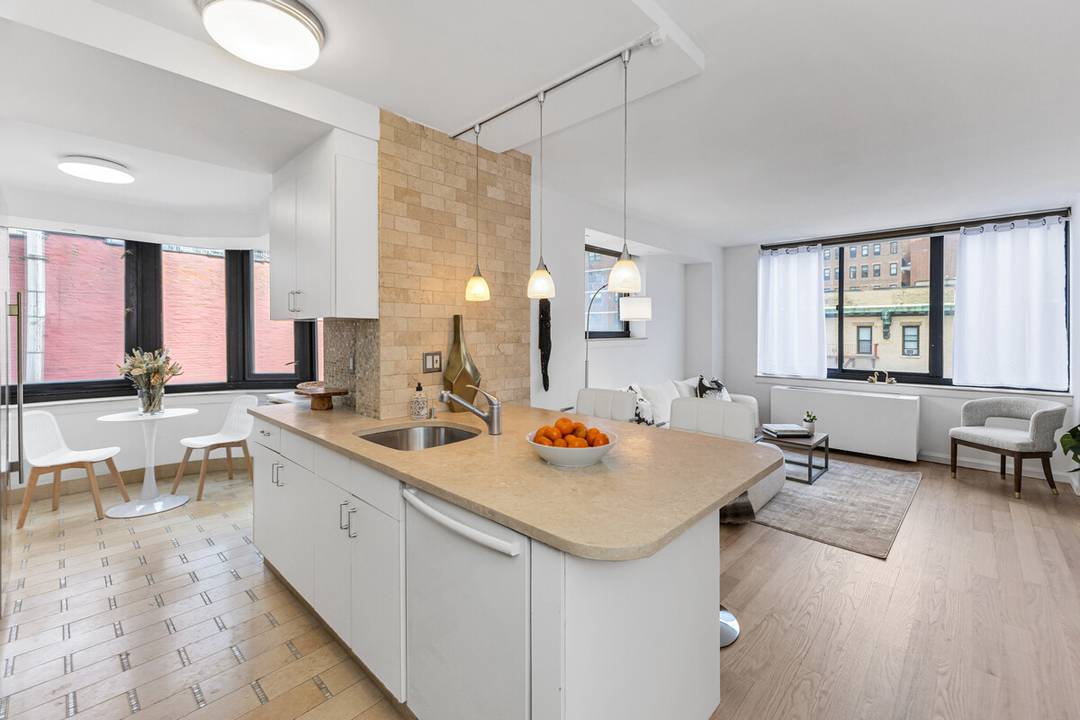 SUN FILLED RENOVATED CONDO IN KIPS BAY New to market, this beautifully updated one bedroom, one bathroom condominium offers exceptional value in the heart of Kips Bay.