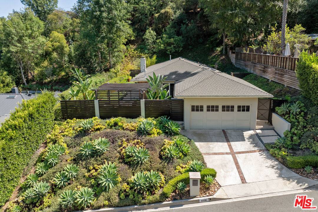 2206   Sunset Crest Dr 2BR Hollywood Hills East La