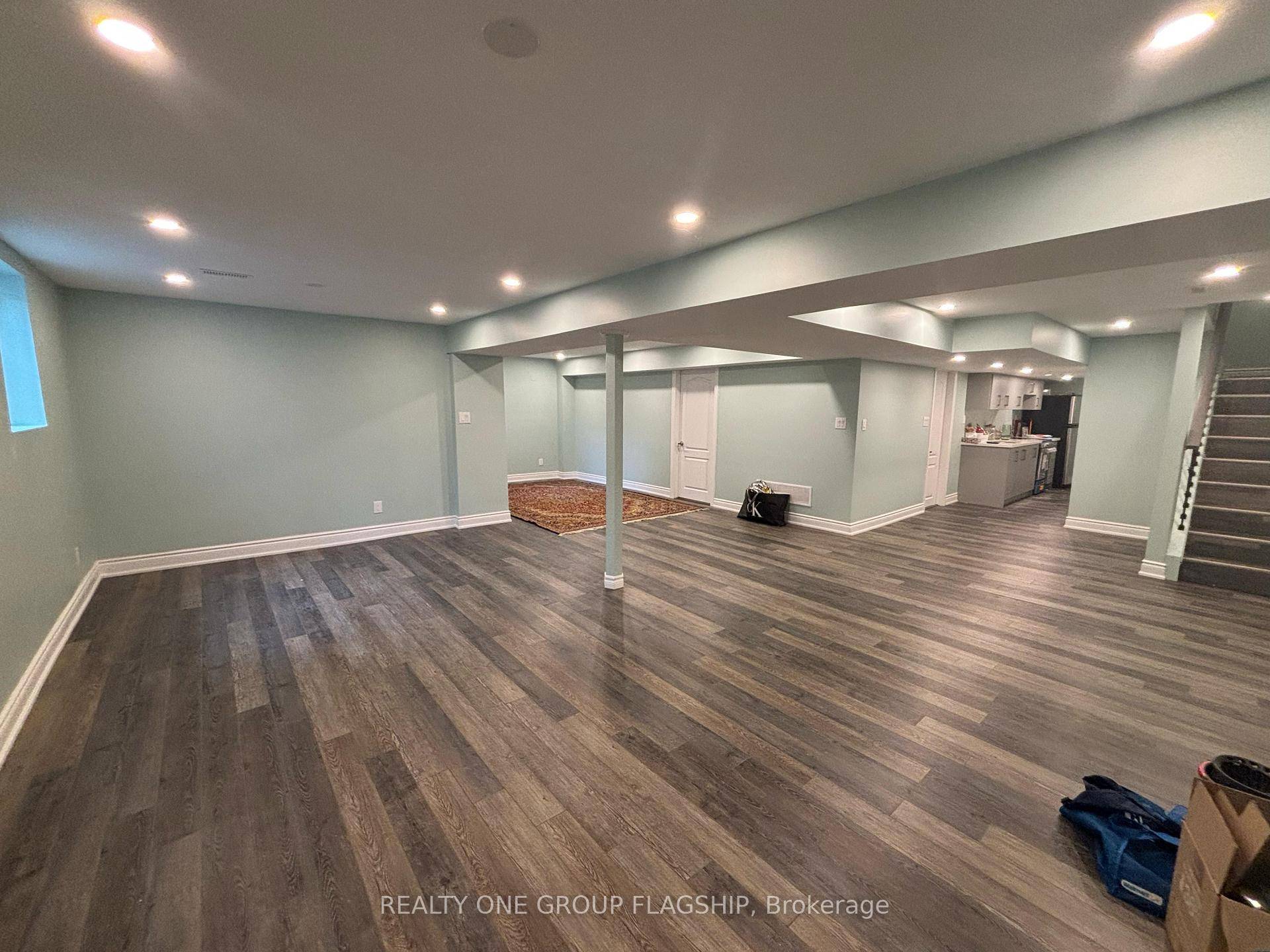 Never lived in oversized 1 1 legal basement apartment in prestigious Central Erin Mills district.