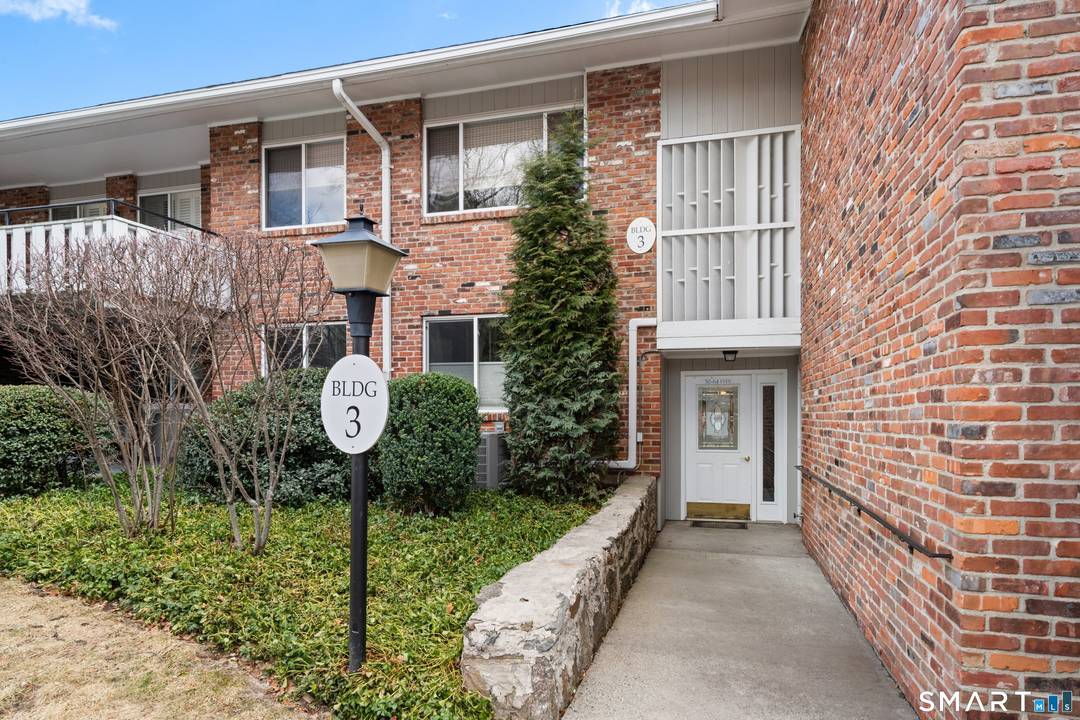 Tucked within the peaceful, park like setting of Southport Woods, this fully renovated 3 bedroom condo offers the kind of easy, polished living renters are actually looking for and rarely ...