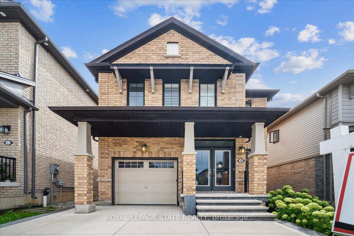 Step into this beautiful 2 storey detached home that offers the perfect blend of comfort, space, and functionality.